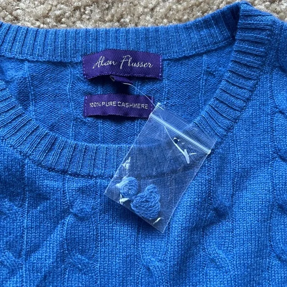 Alan Flusser 100% cashmere Blue Crewneck Sweater
